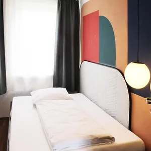 Hotel The Dot | 24/7 Checkin, Munich